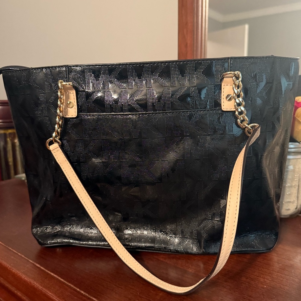 Like New Michael Kors Patent Leather Shoulder Bag / Tote